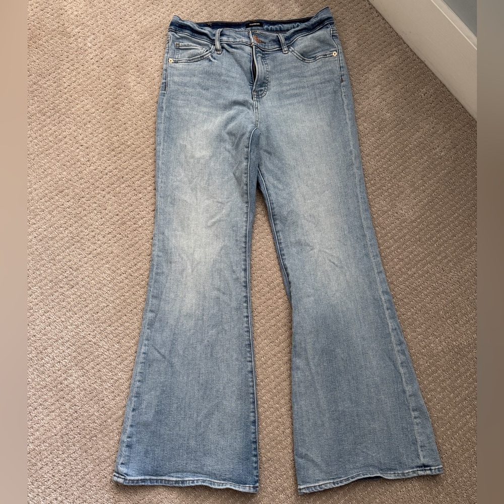 Like new express jeans 70’s flare mid rise